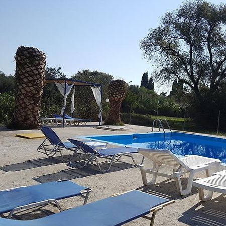 Sunny Dreams Apartments Ipsos Luaran gambar